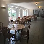 Restaurant Plaisance-piscine Couverte Et Chauffee- Proche Sarlat- ホテル ヴィトラック