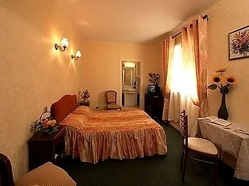 Hotel Restaurant Plaisance-piscine Couverte Et Chauffée- Proche Sarlat- 3*