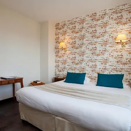 Restaurant Plaisance-piscine Couverte Et Chauffée- Proche Sarlat- Hotel 3*