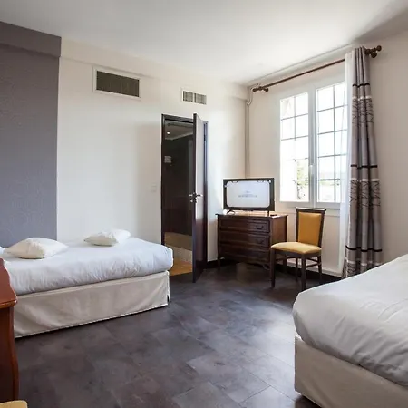 Restaurant Plaisance-piscine Couverte Et Chauffee- Proche Sarlat- 3* Vitrac (Dordogne)