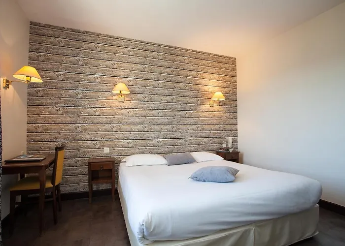 Restaurant Plaisance-piscine Couverte Et Chauffee- Proche Sarlat- Hotel